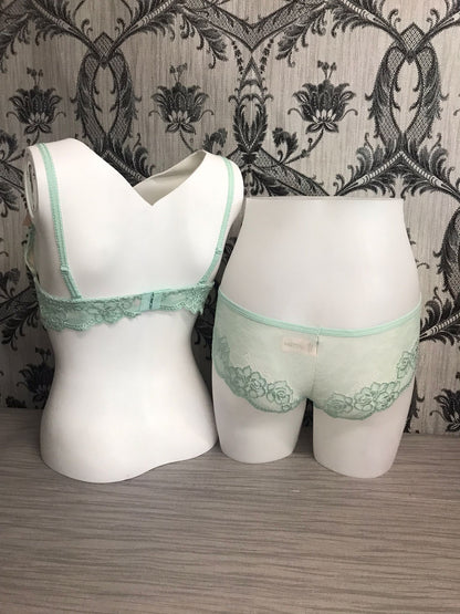 B22390 Bra