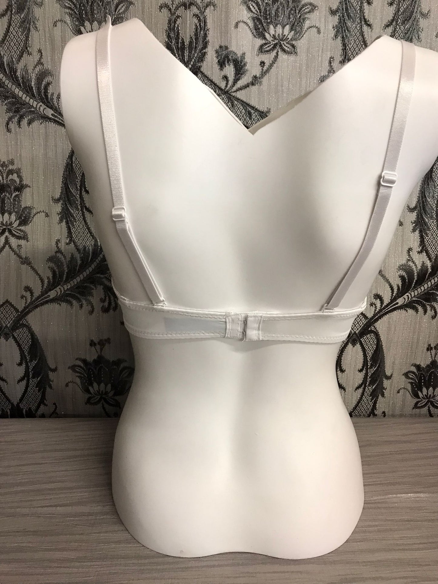 B24750-WHT Push Up Power Bra