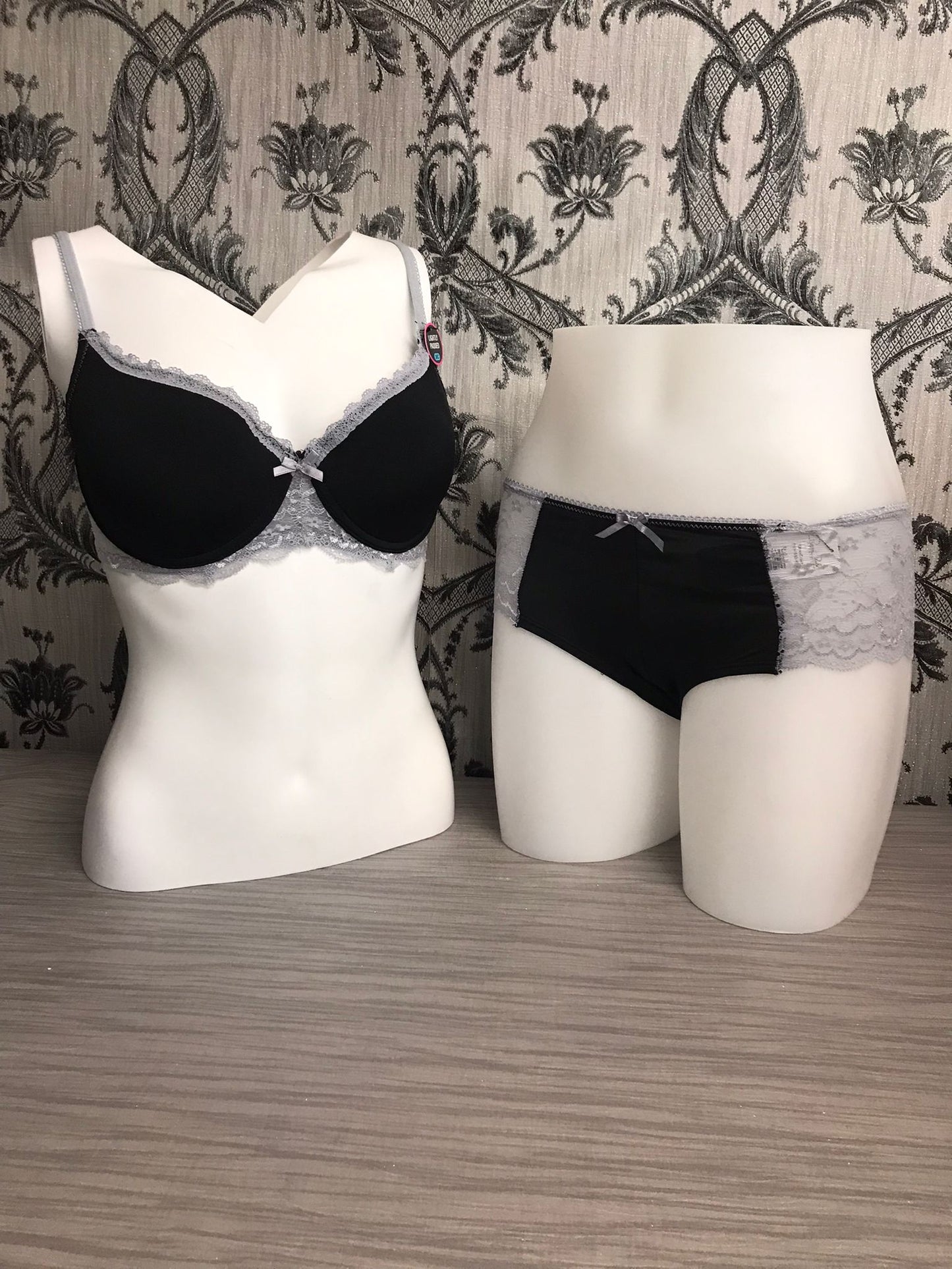 B24863-BLK Modern Contrasts Bra